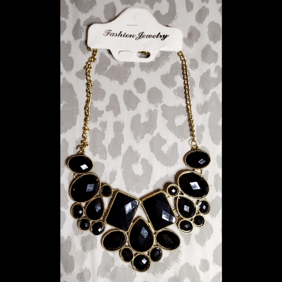 BLACK BIB NECKLACE - Picture 2 of 3